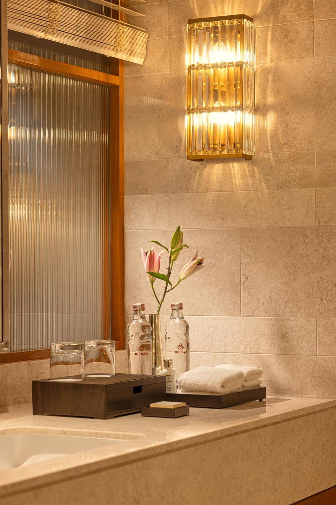 Hotel The Leela Hyderabad Banjara Hills Zewnętrze zdjęcie