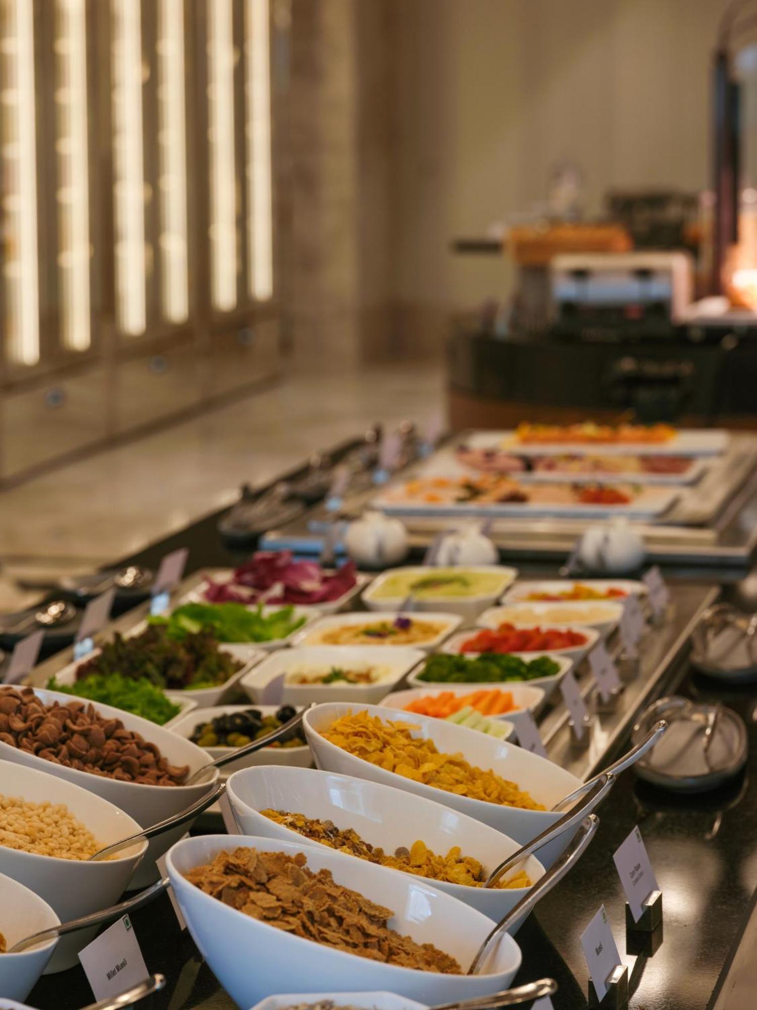 Hotel The Leela Hyderabad Banjara Hills Zewnętrze zdjęcie